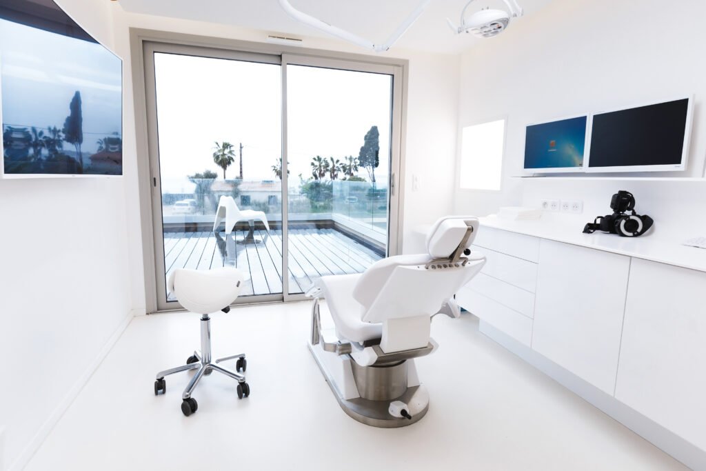 Tooth Broke in Half No Pain? Here’s What It Really Means 2 beautiful spacious office dentist 1